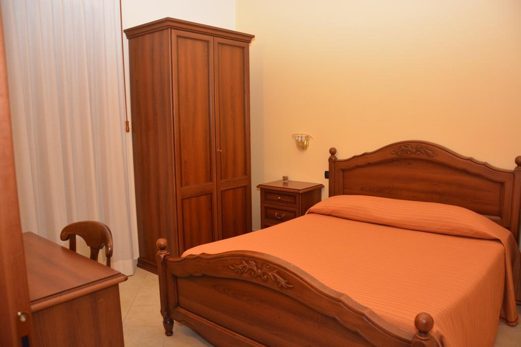 Pinus Rooms Benevento Exterior foto